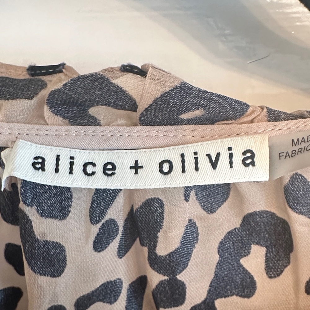 Alice + Olivia Black and Tan Leopard Print Blouse Mid Sleeve